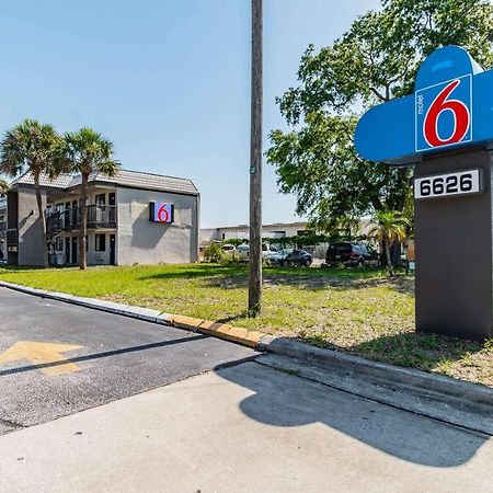 Motel 6 Tampa Near Fairgrounds - Casino Zewnętrze zdjęcie