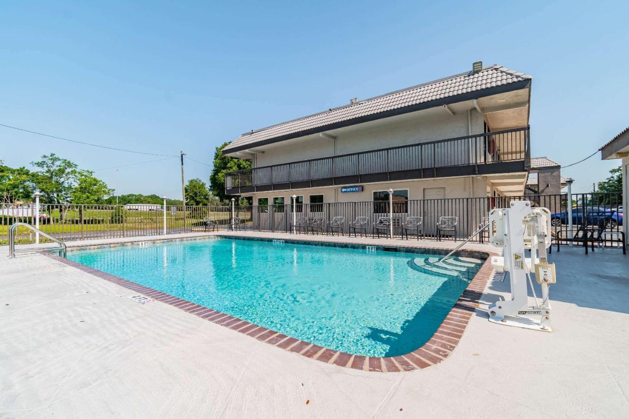 Motel 6 Tampa Near Fairgrounds - Casino Zewnętrze zdjęcie